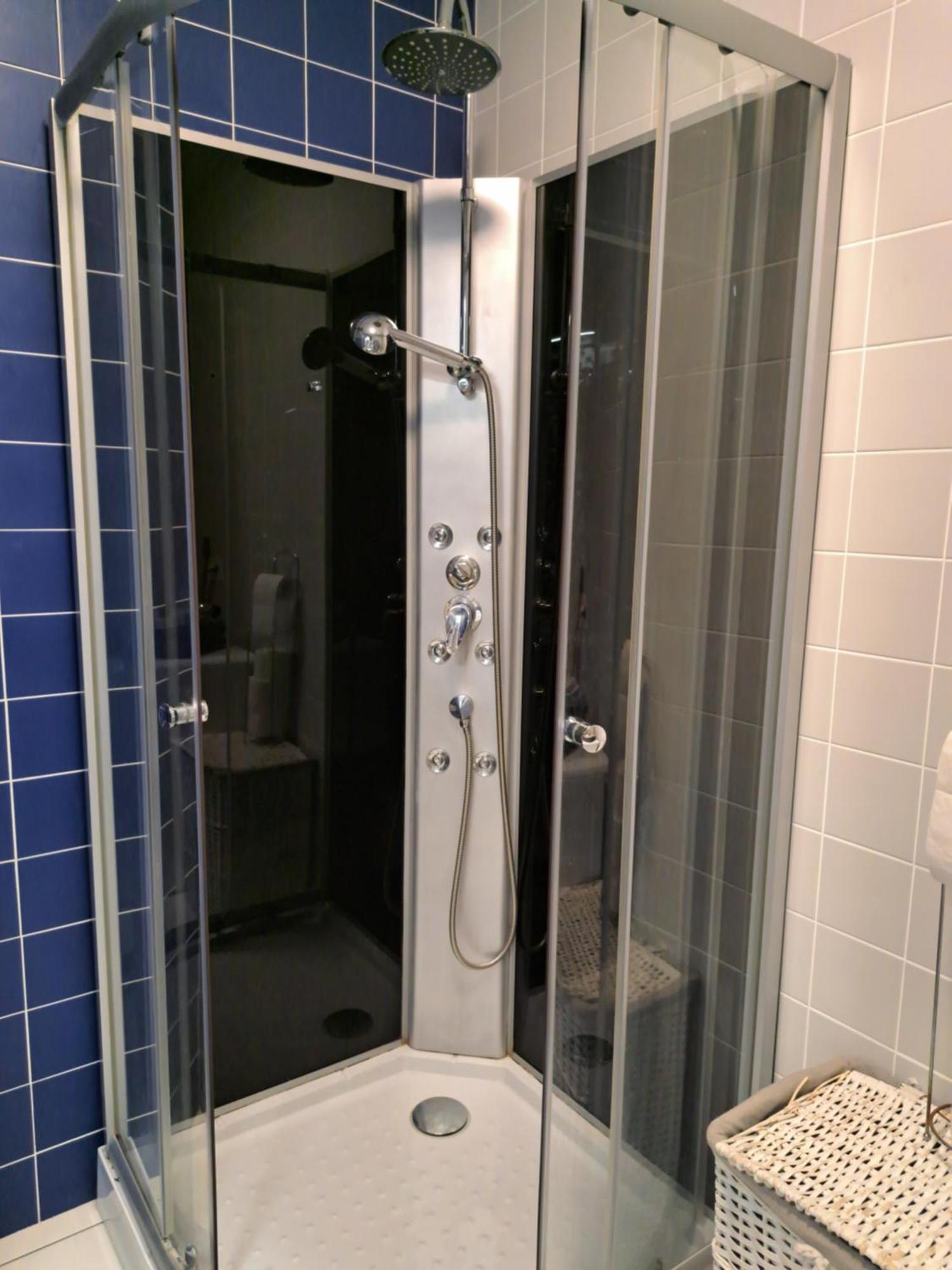 Appartement Apartament Onestilor à Oradea Extérieur photo